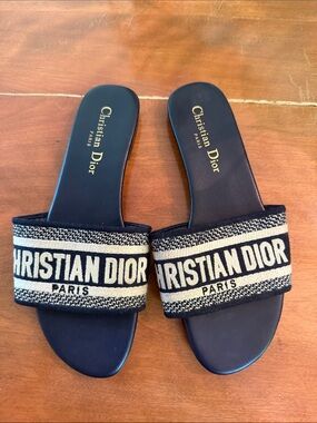Beautiful Dior Navy and Beige Logo Slide Sandals size women’s 8 great condition